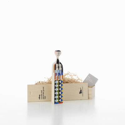 Designová figurka Wooden Doll No. 5