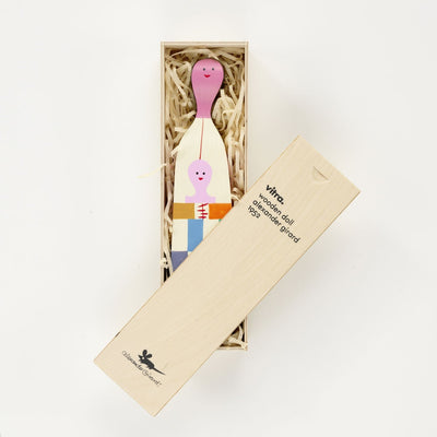 Designová figurka Wooden Doll No. 4