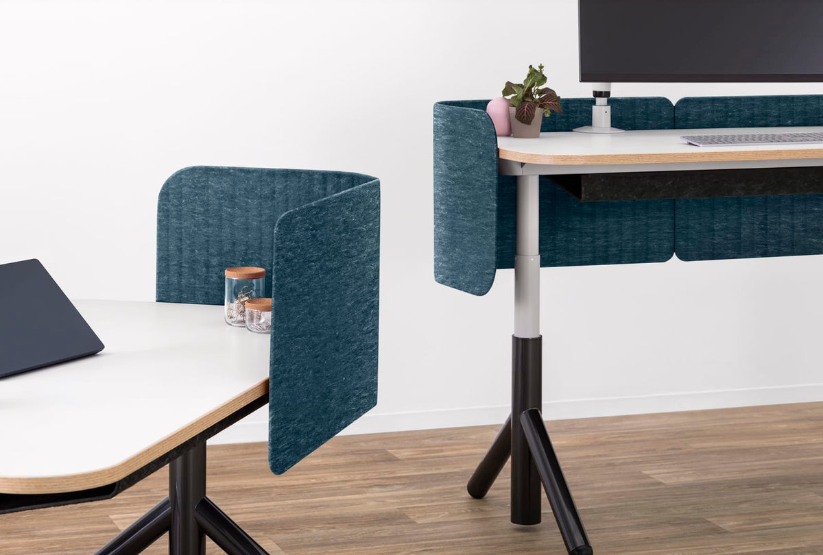 Steelcase Flex stůl v interiéru