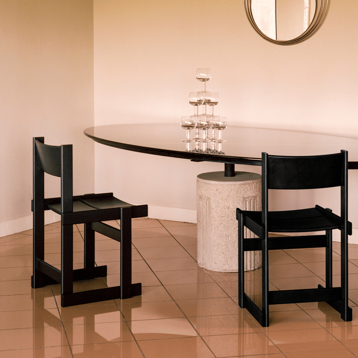 Židle Bullnose Black