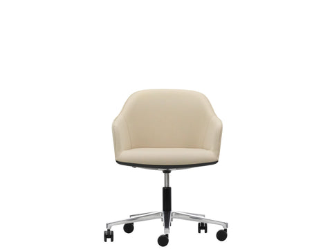 Softshell Chair – krémový potah, pětiramenná otočná podnož, čelní pohled, studiové foto