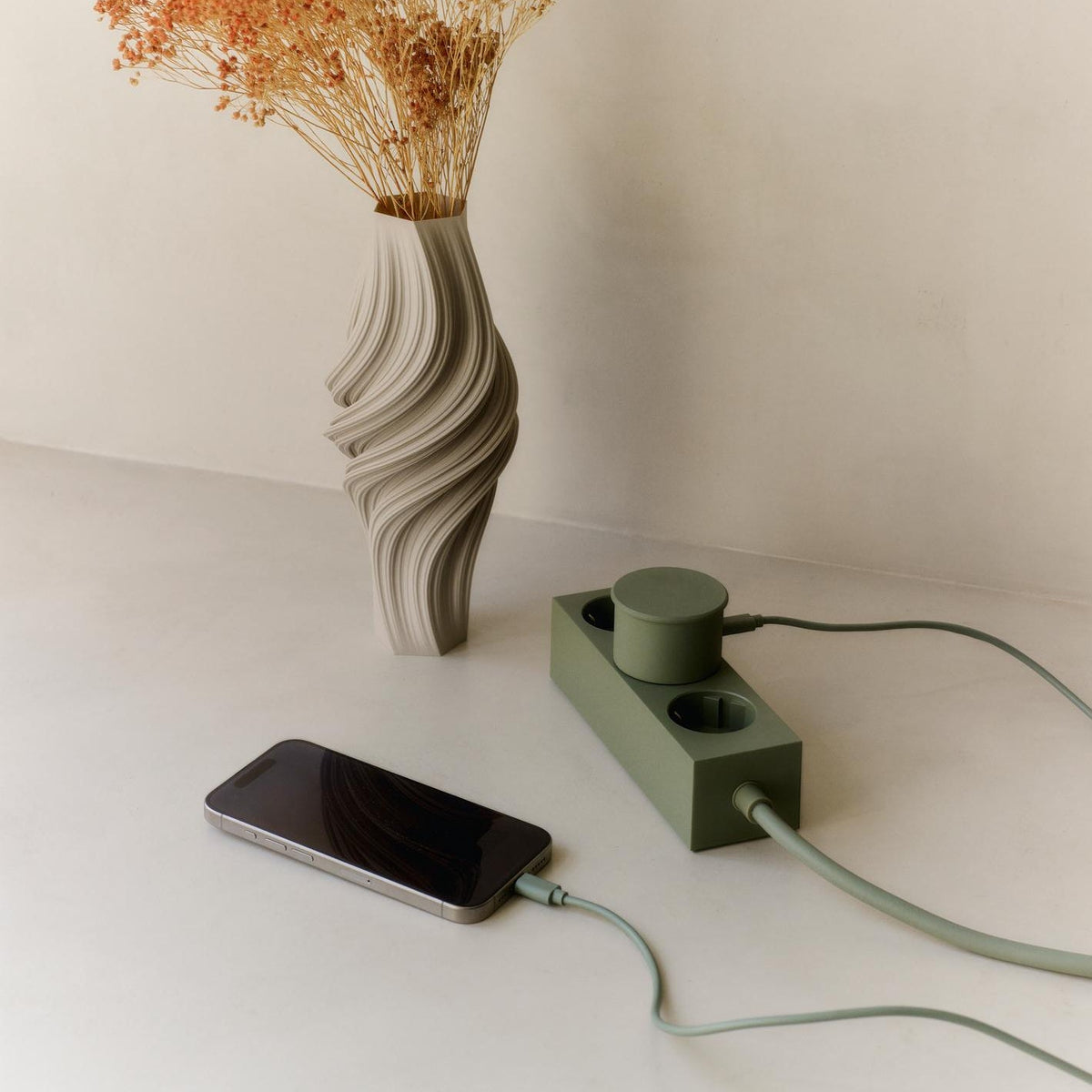Napájecí adapter Power Adapter 1x USB-C, 1x USB-A - Mossy Green