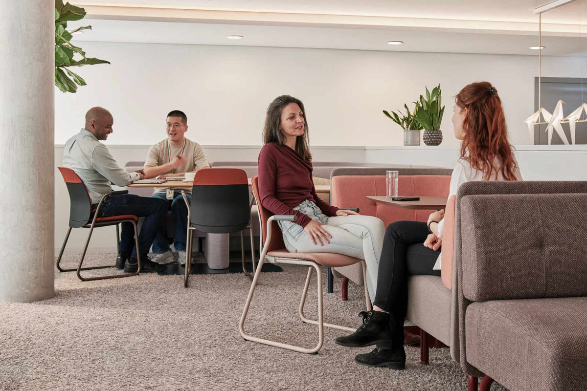 Steelcase Series M saň v interiéru