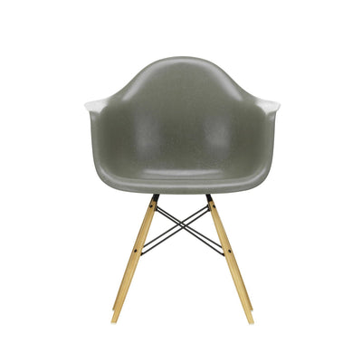 Židle Eames Fiberglass Armchair DAW