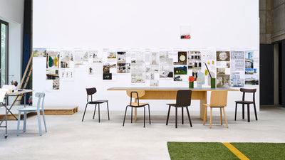 Židle Moca ve stylizované sestavě s APC a HAL Ply Wood, lifestylová fotografie