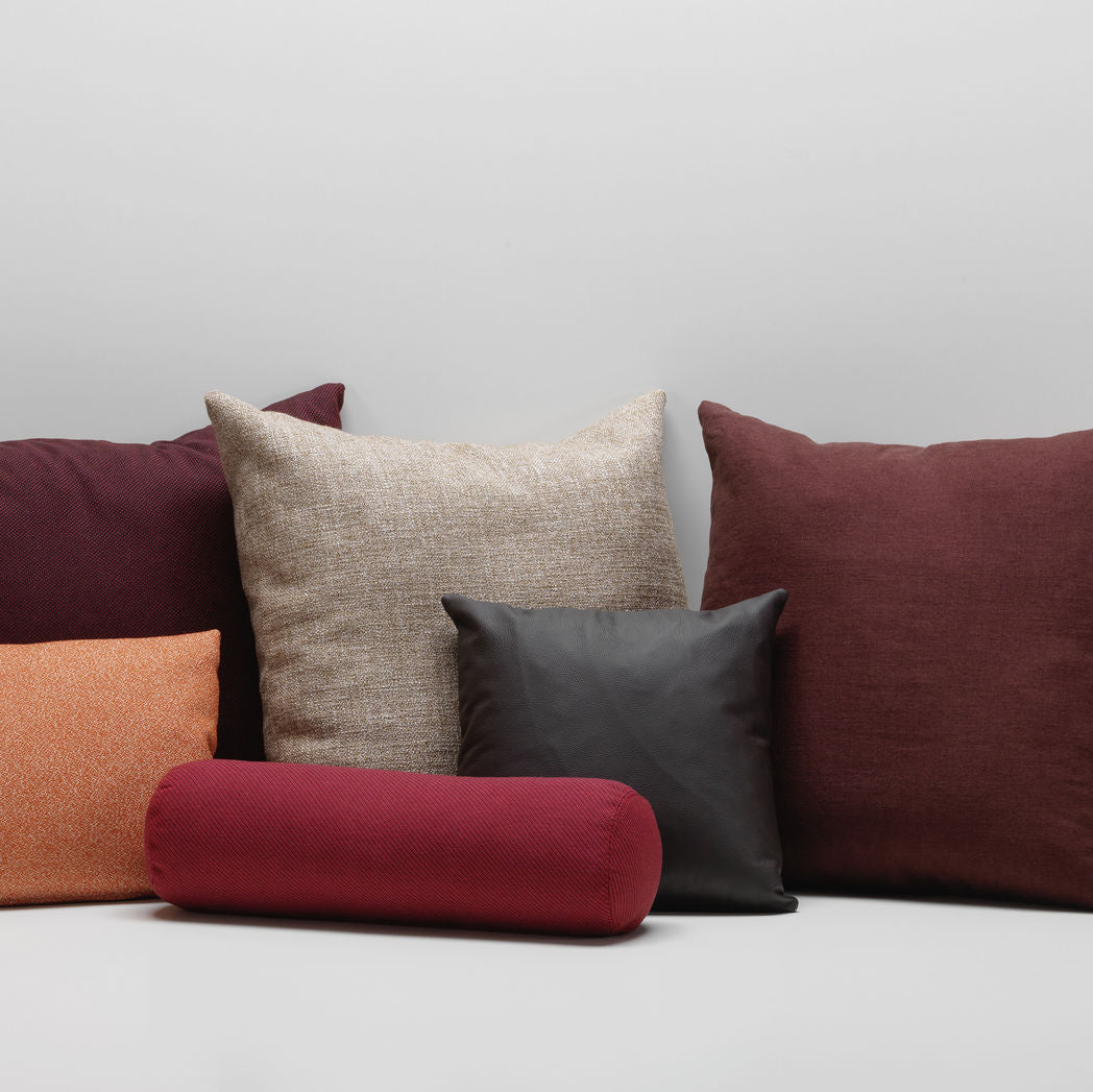 Polštář Vitra Cushion 54xØ 16 cm