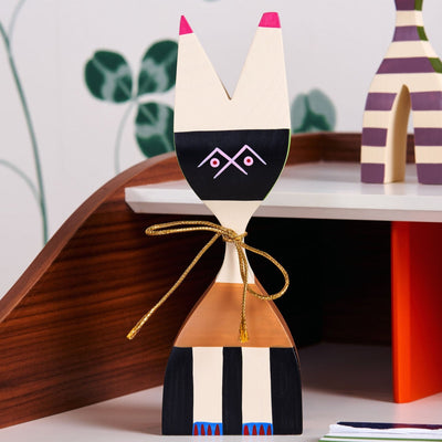 Designová figurka Wooden Doll No. 9