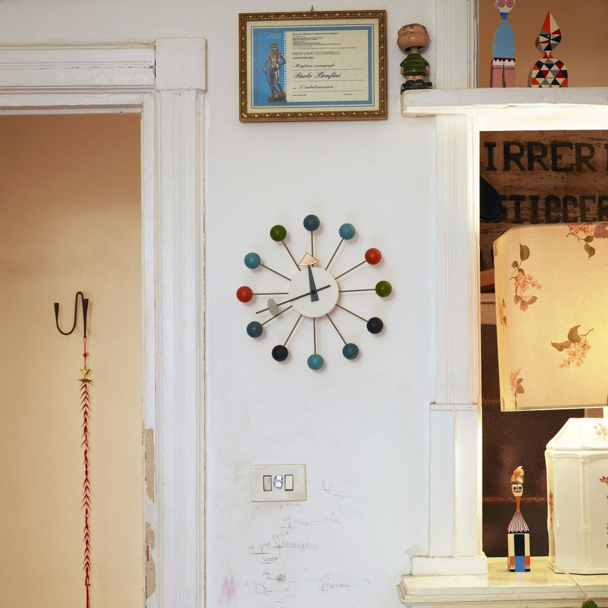 Nástěnné hodiny Ball Clock