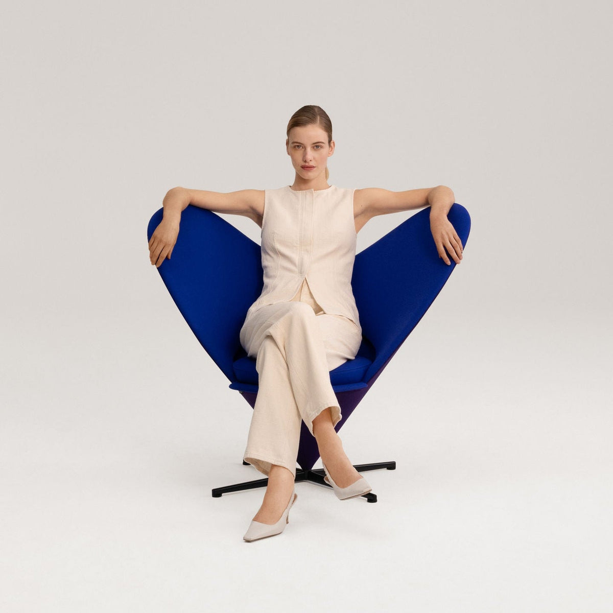Křeslo Heart Cone Chair, Anniversary Edition