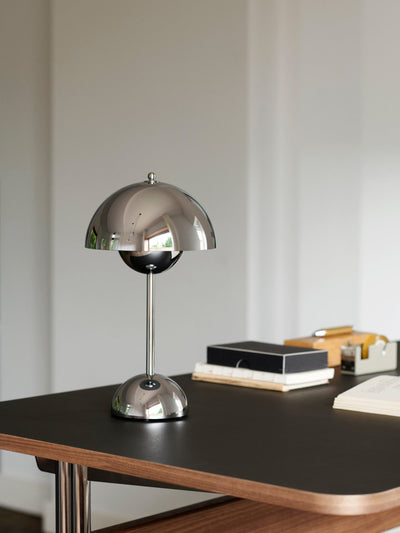 Stolní lampa Flowerpot VP9