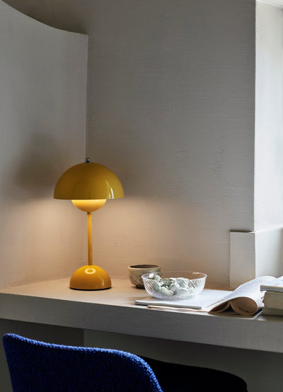 Stolní lampa Flowerpot VP9