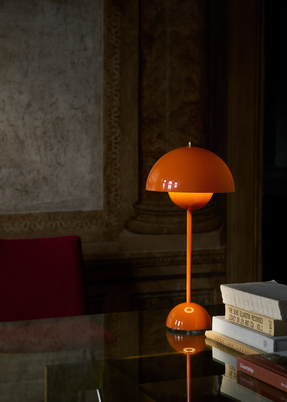 Stolní lampa Flowerpot VP3