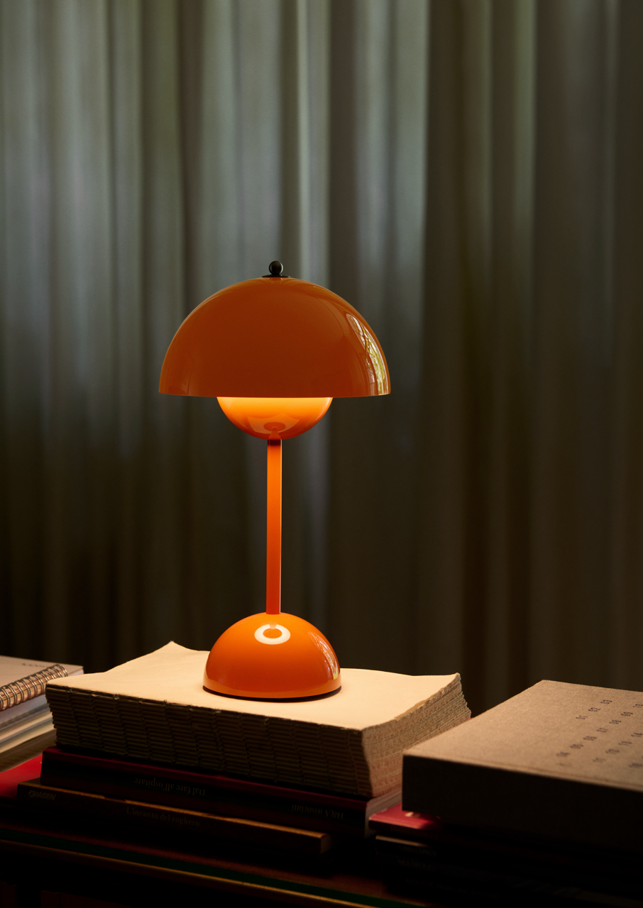 Stolní lampa Flowerpot VP9