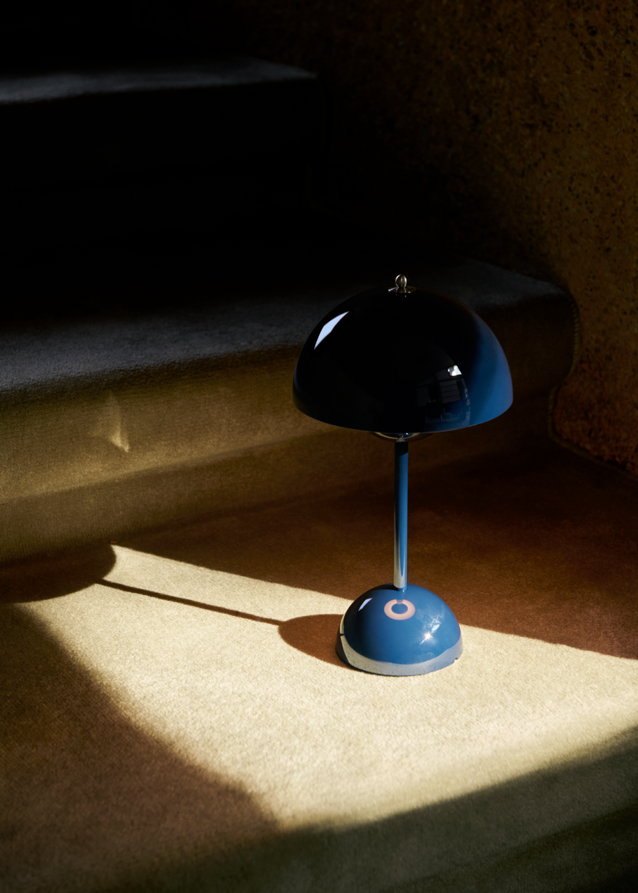 Stolní lampa Flowerpot VP9