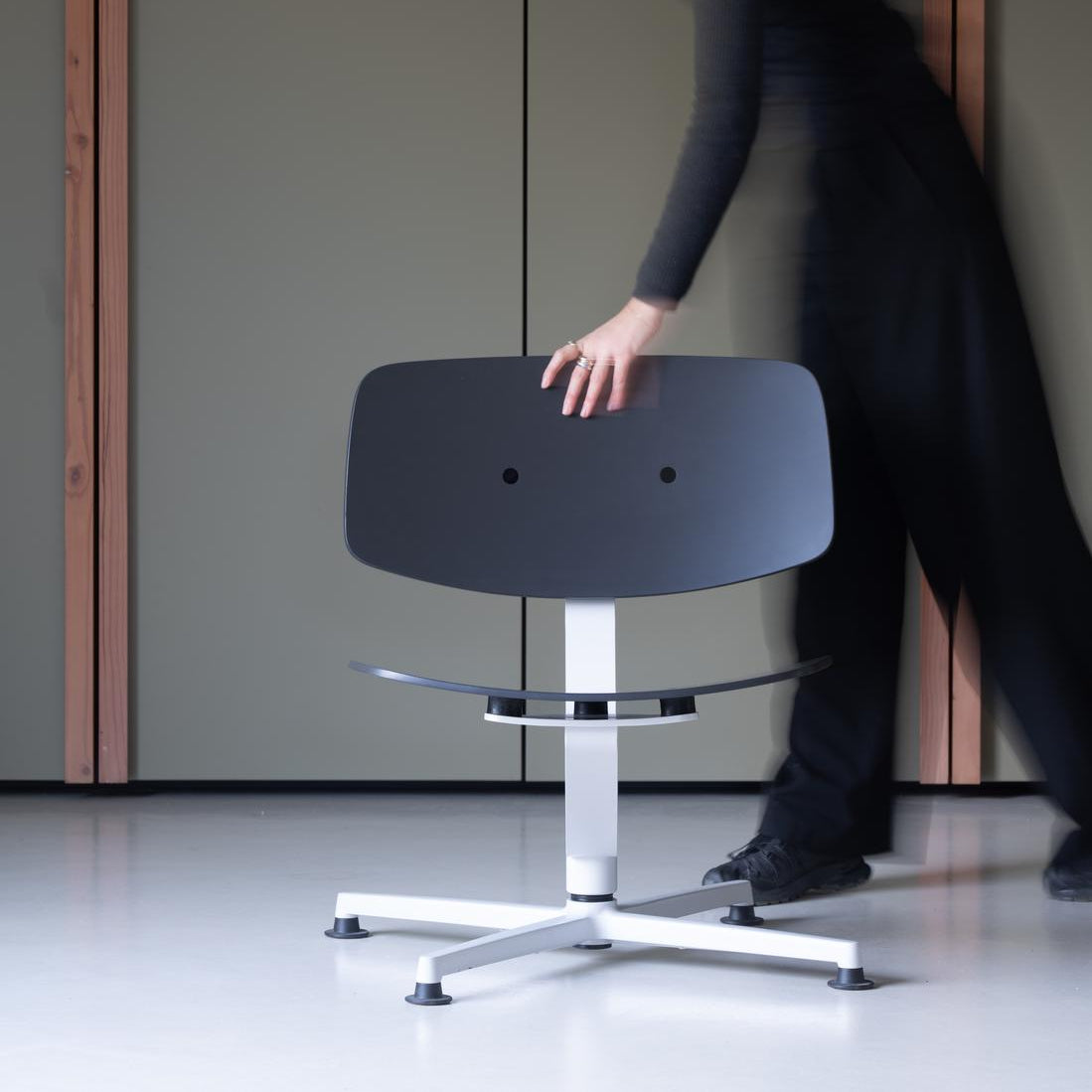 Lounge křeslo Arba Plywood - Světle šedá / antracitová