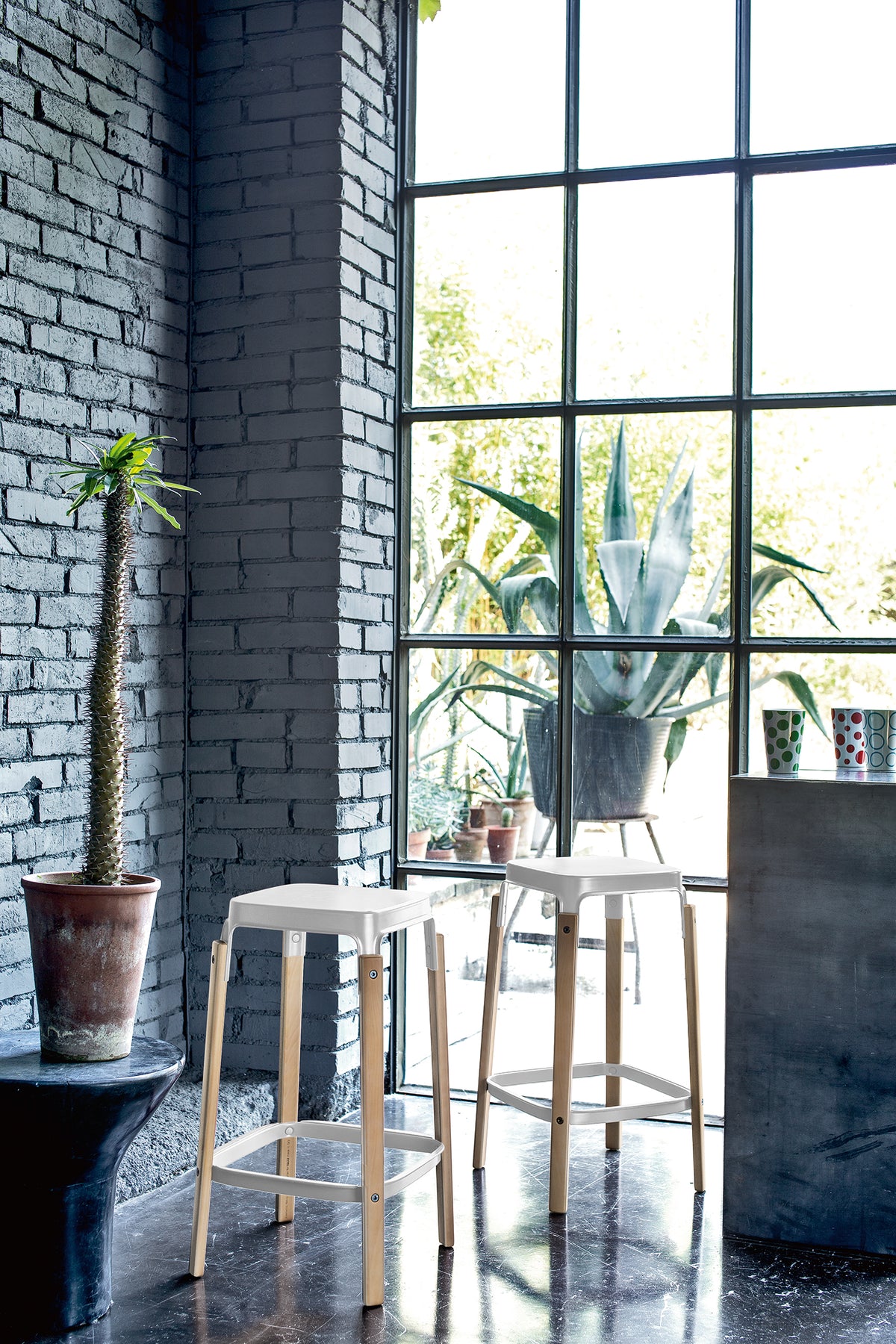 Steelwood Stool, medium