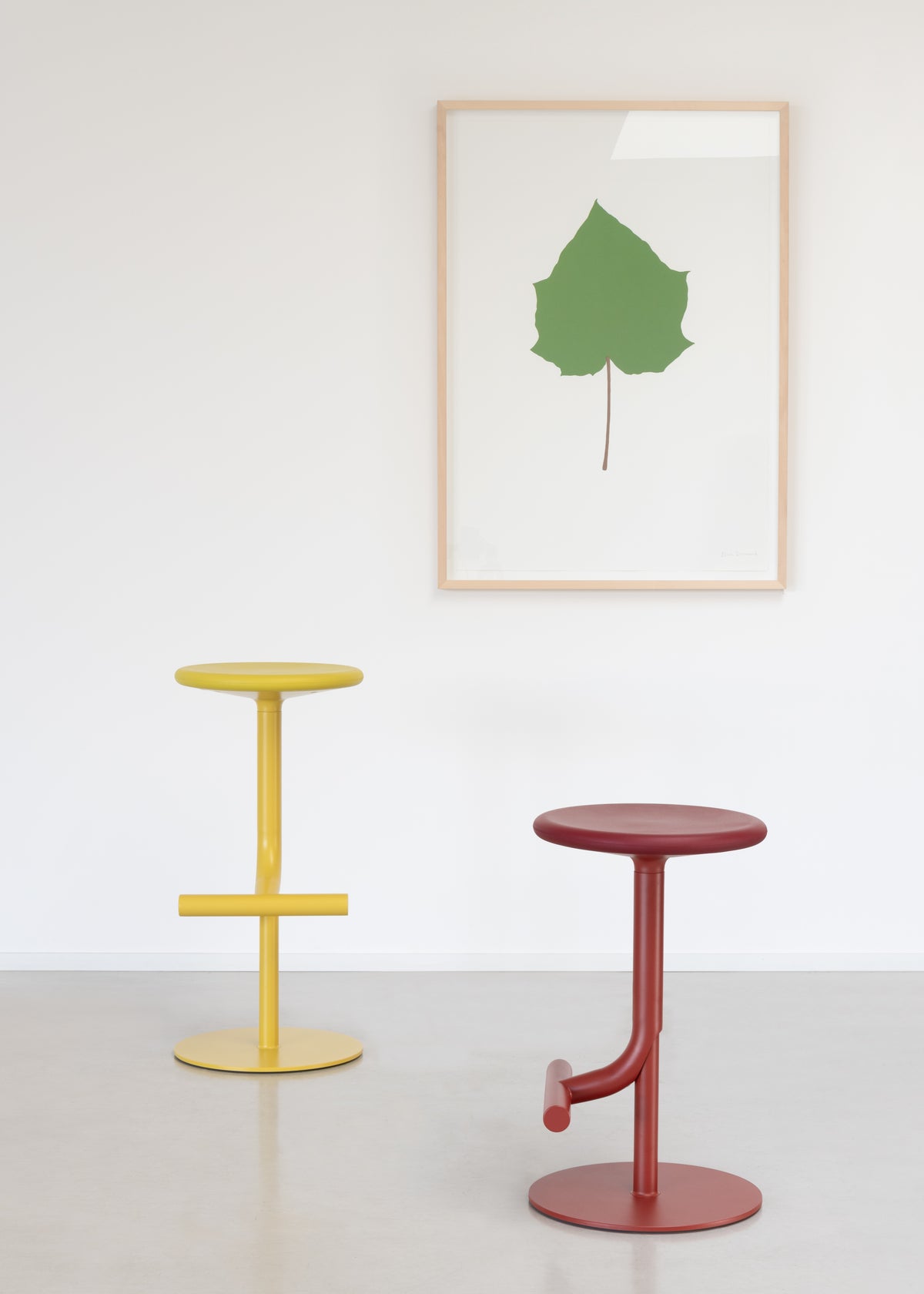 Tibu Stool, adjustable in height
