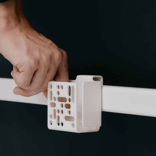 Úložný prvek k TV stojanu Remote Box Mount