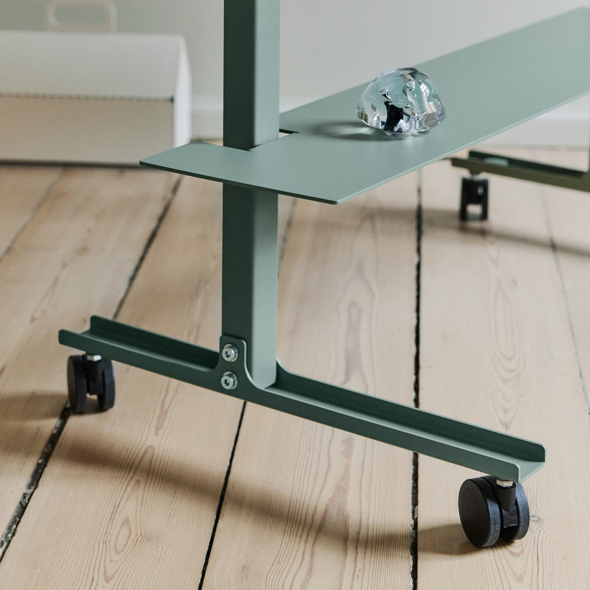 Police k TV stojanu Plate Shelf